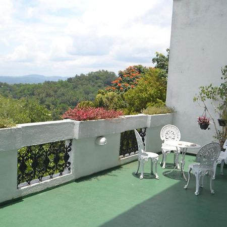 Banda Casa, Kandy Exterior photo