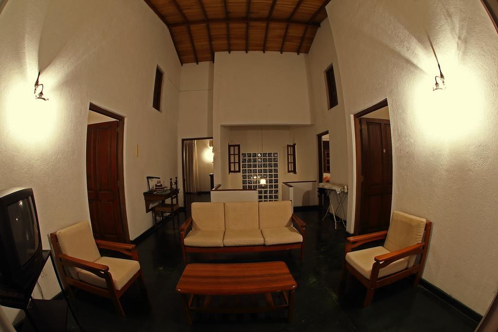 Banda Casa, Kandy Exterior photo